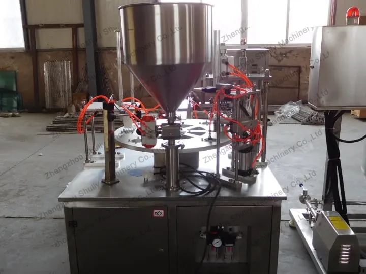 yogurt filling and sealing machine